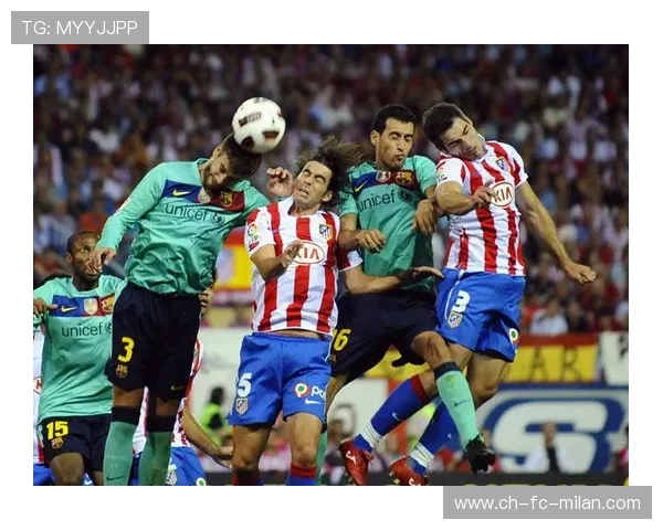 前锋禁区争顶训练:头球点位与争顶姿势被系统化训练 前锋禁区争顶训练:头球点位与争顶姿势被系统化训练